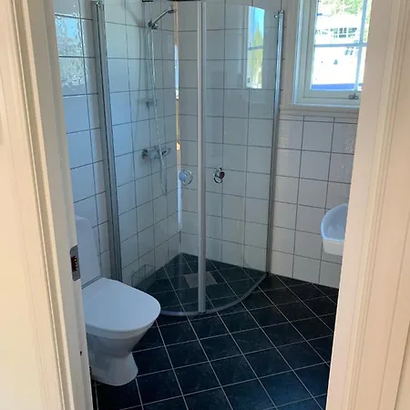 Spacious & Modern Cabin In Beautiful Austevoll Holiday home *