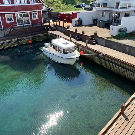 Spacious & Modern Cabin In Beautiful Austevoll