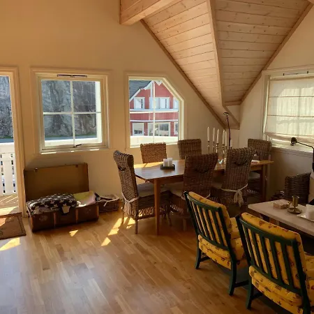 Spacious & Modern Cabin In Beautiful Austevoll *