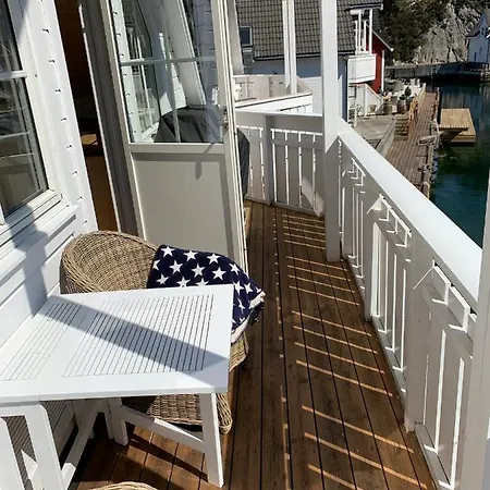 Spacious & Modern Cabin In Beautiful Austevoll *