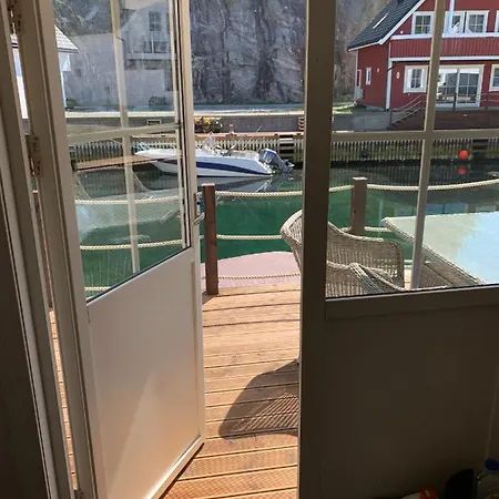 Spacious & Modern Cabin In Beautiful Austevoll